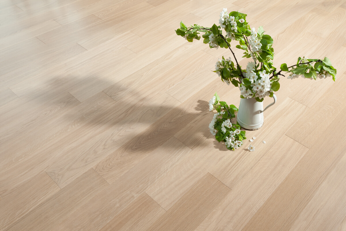 Vanilla Oak Room Shot